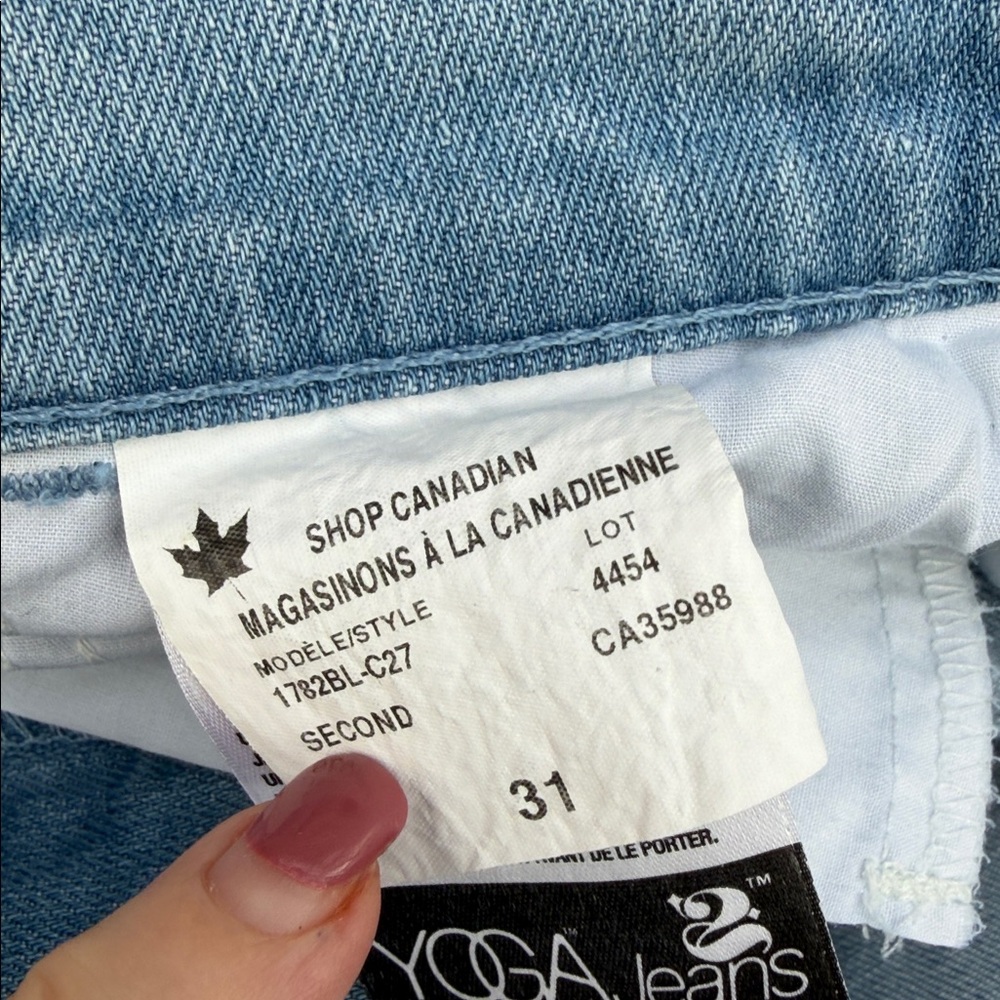 Yoga Jeans Two-Tone Denim Shorts | Size 31 | Raw Hem | NWOT - Picture 12 of 13